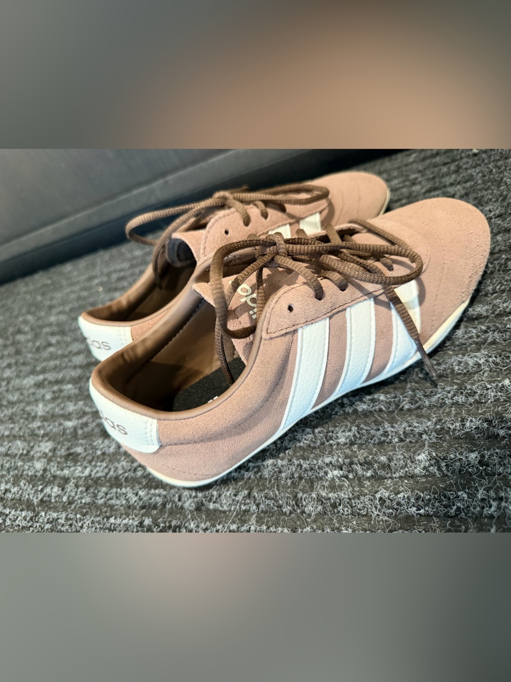 adidas Women’s Suede Sneakers **New without tag** Size 5.5